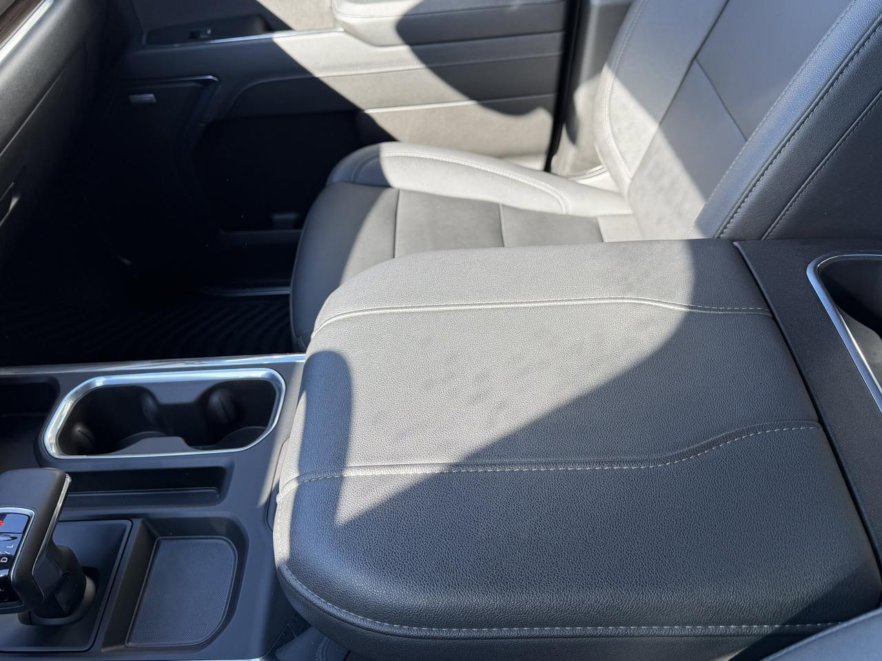 2023 Chevrolet Silverado 1500 RST Crew Cab 4WD | Low KMs | V8 | Heated Seats | Remote Start | Backup Camera Redwater AB