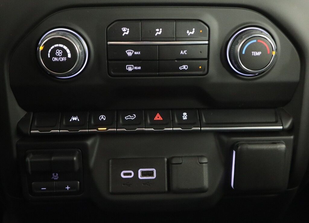 2023 Chevrolet Silverado 1500 Rally Edition Crew Cab 4WD Maumee OH