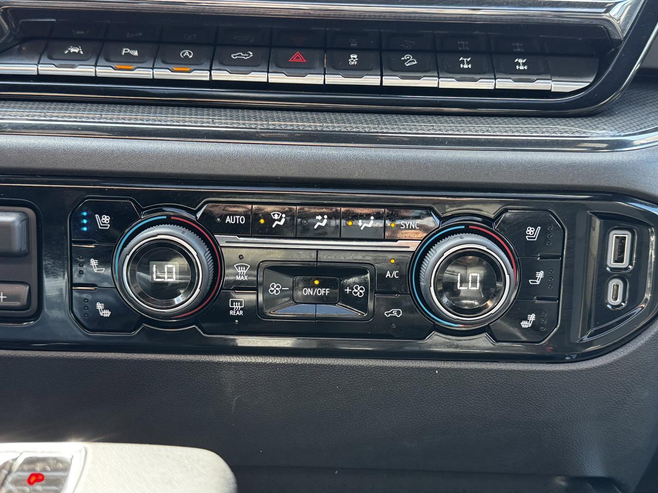 2023 Chevrolet Silverado 1500 ZR2 | Tech Pkg | Heads Up Display | Multimatic DSSV Suspension | Locking Differentials Redwater AB