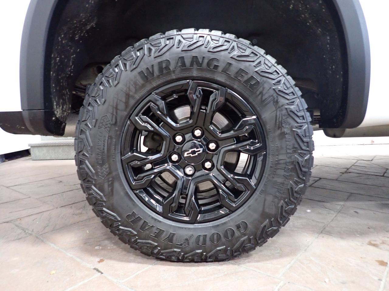 2023 Chevrolet Silverado 1500 ZR2 FWD CREW CAB LEATHER SUNROOF Listowel ON