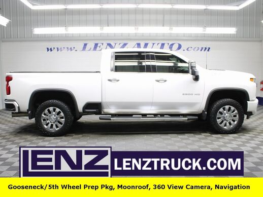 2023_Chevrolet_Silverado 2500HD_4x4 Crew Cab High Country_ Fond du Lac WI