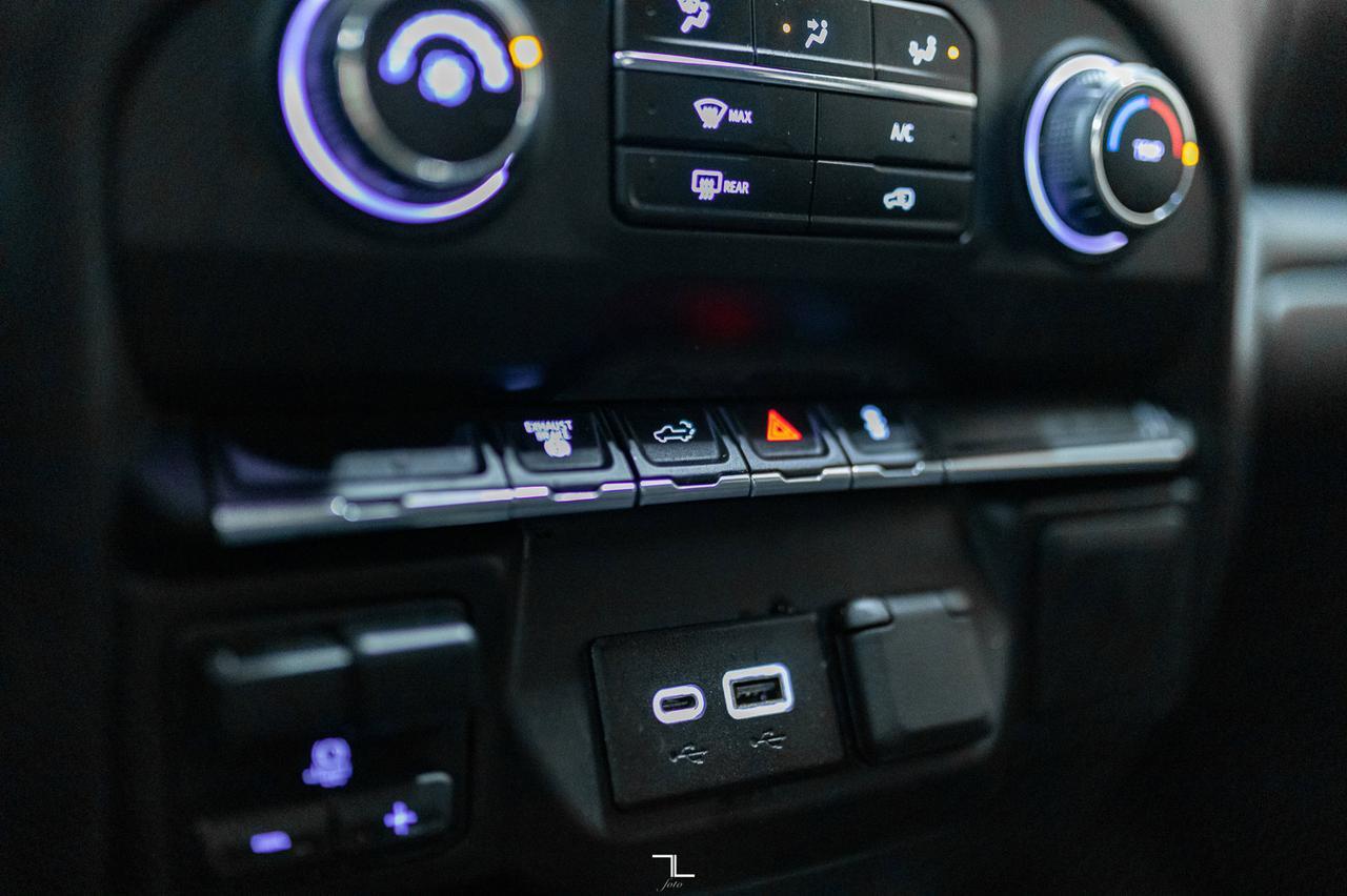 2023 Chevrolet Silverado 2500HD 4x4 Crew Cab LT Diesel BCam Red Deer AB