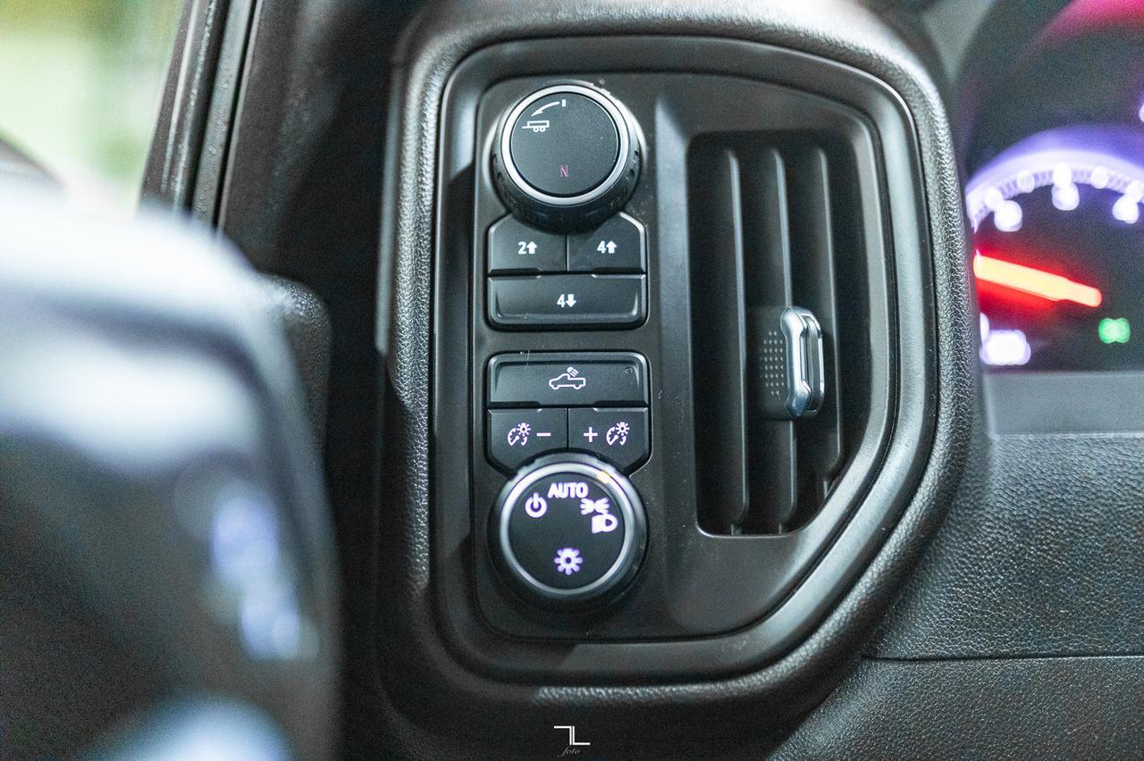 2023 Chevrolet Silverado 2500HD 4x4 Crew Cab LT Diesel BCam Red Deer AB