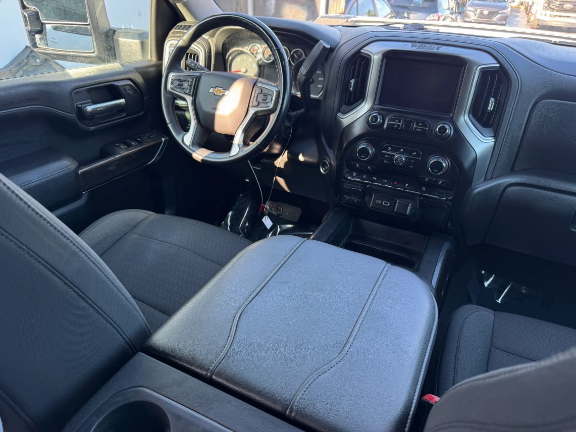 2023 Chevrolet Silverado 3500 HD Crew Cab LT Pickup 4D 8 ft