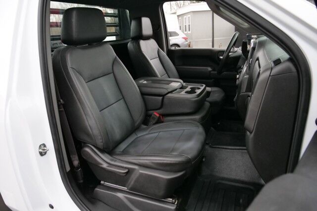 2023 Chevrolet Silverado 3500HD 4X4 / DRW / Hillsboro Hybrid Flat Bed / 6.6L Diesel / 9FT! High Point NC