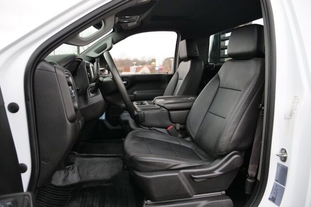 2023 Chevrolet Silverado 3500HD 4X4 / DRW / Hillsboro Hybrid Flat Bed / 6.6L Diesel / 9FT! High Point NC
