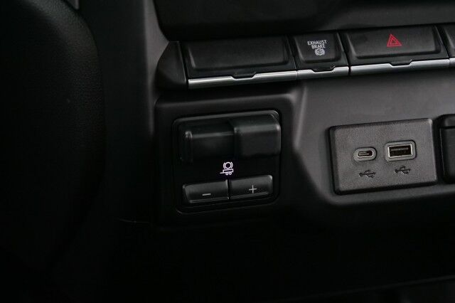 2023 Chevrolet Silverado 3500HD 4X4 / DRW / Hillsboro Hybrid Flat Bed / 9FT! High Point NC