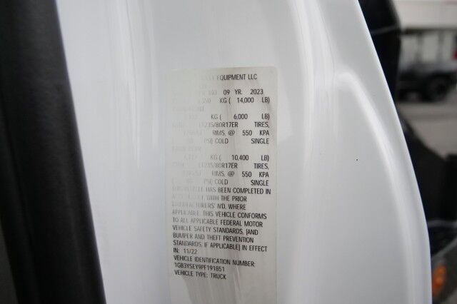 2023 Chevrolet Silverado 3500HD 4X4 / DRW / Hillsboro Hybrid Flat Bed / 9FT! High Point NC