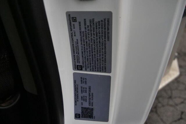 2023 Chevrolet Silverado 3500HD 4X4 / DRW / Hillsboro Hybrid Flat Bed / 9FT! High Point NC