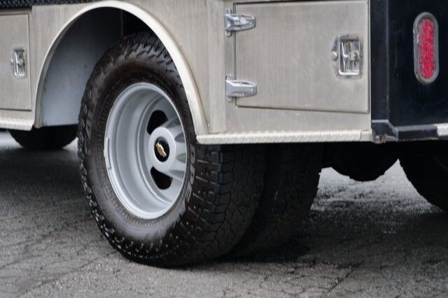 2023 Chevrolet Silverado 3500HD 4X4 / DRW / Hillsboro Hybrid Flat Bed / 9FT! High Point NC