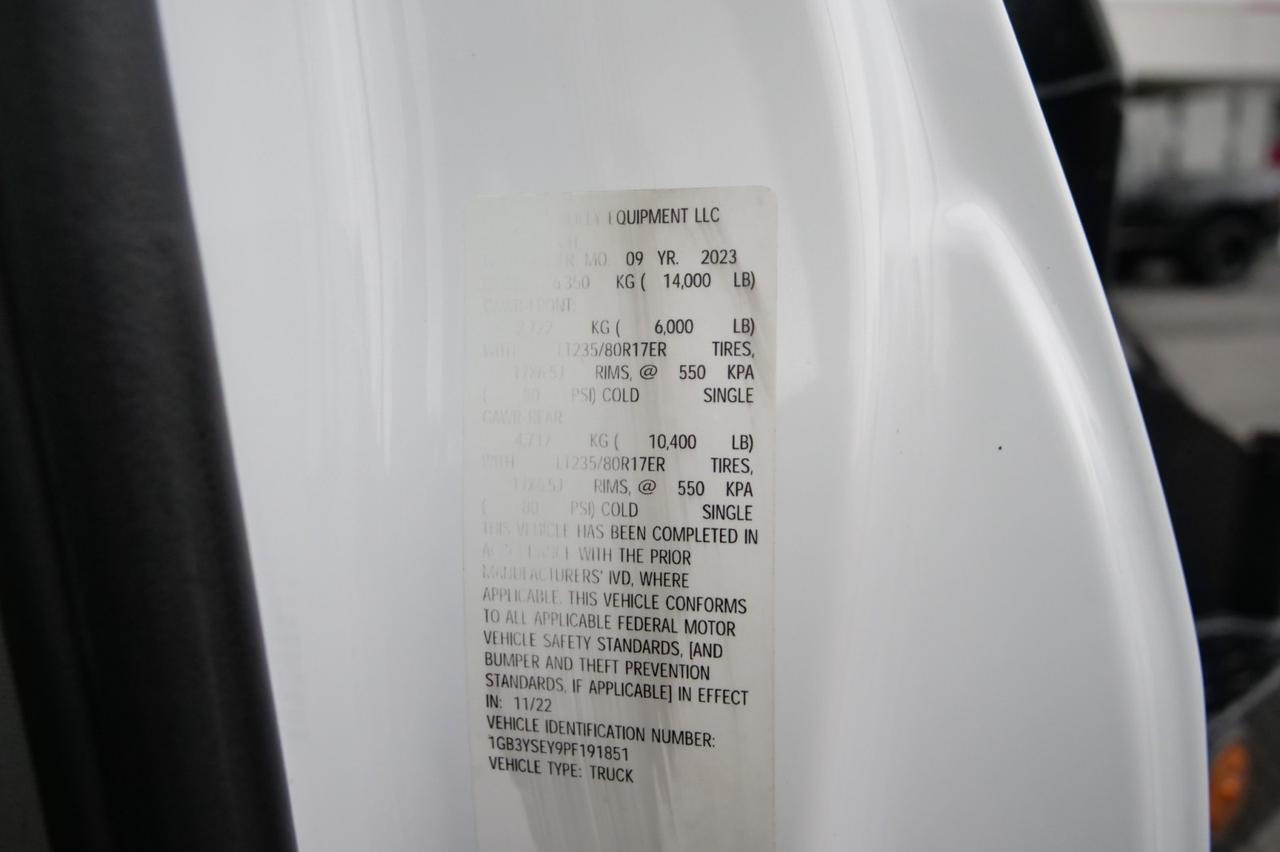 2023 Chevrolet Silverado 3500HD 4X4 / DRW / Hillsboro Hybrid Flat Bed / 9FT! Lincolnton NC