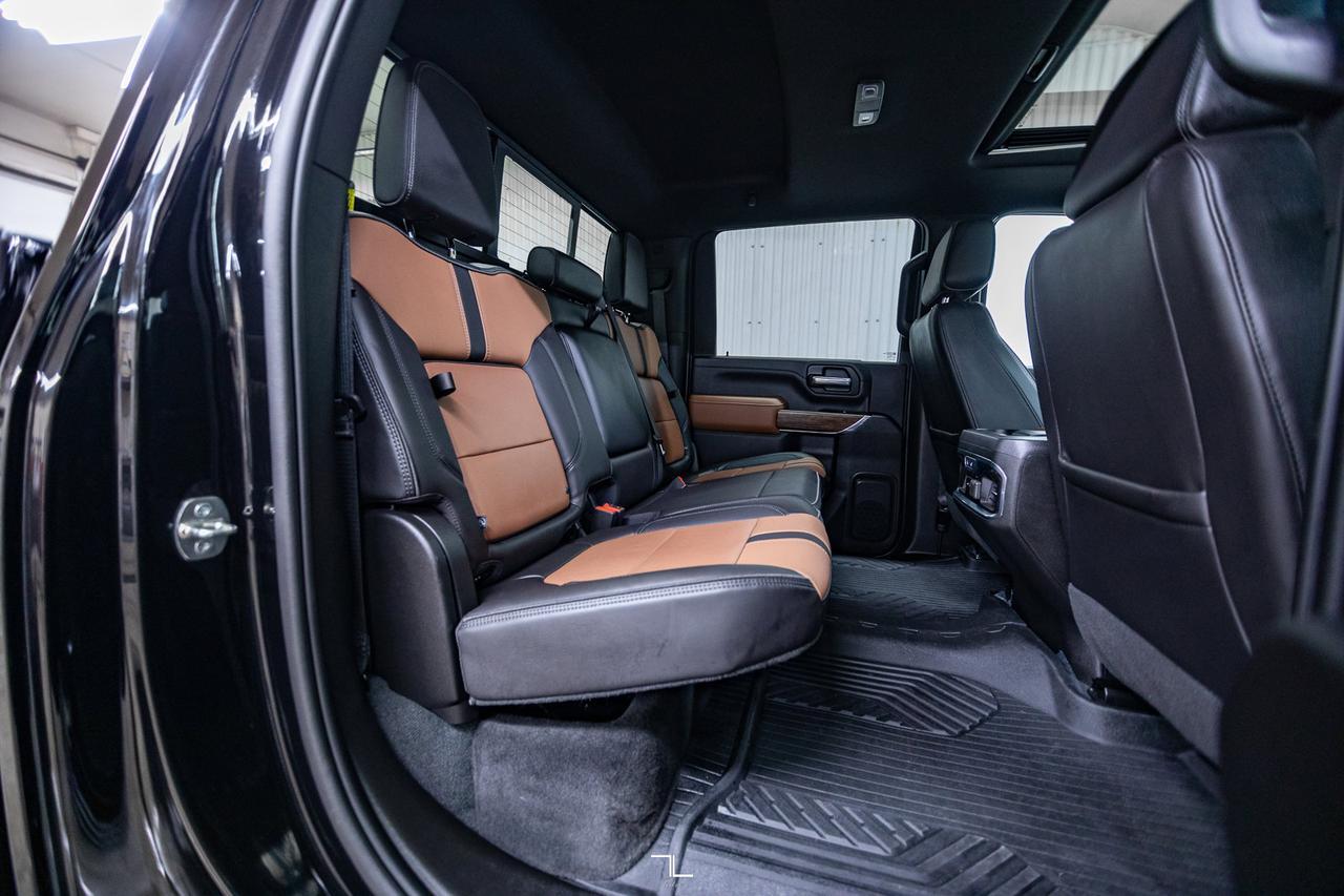 2023 Chevrolet Silverado 3500HD 4x4 Crew Cab High Country Diesel Leather Roof Nav Red Deer AB