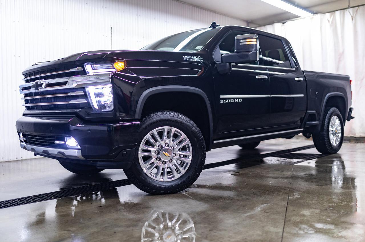 2023 Chevrolet Silverado 3500HD 4x4 Crew Cab High Country Diesel Leather Roof Nav Red Deer AB