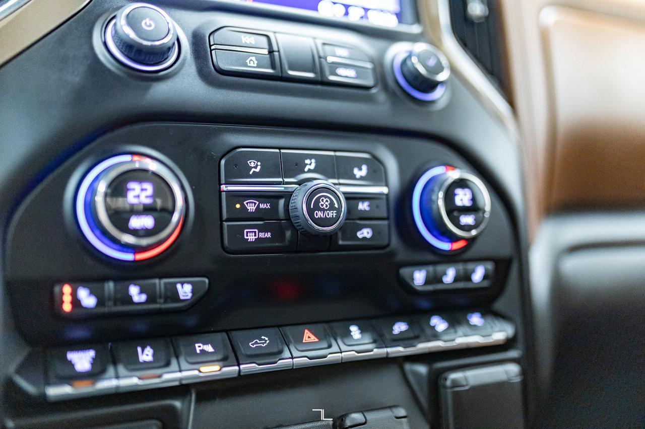 2023 Chevrolet Silverado 3500HD 4x4 Crew Cab High Country Diesel Leather Roof Nav Red Deer AB