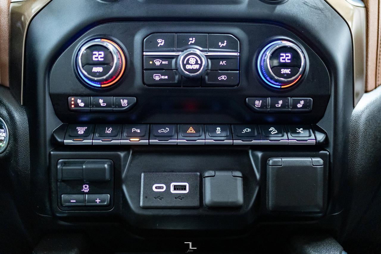 2023 Chevrolet Silverado 3500HD 4x4 Crew Cab High Country Diesel Leather Roof Nav Red Deer AB