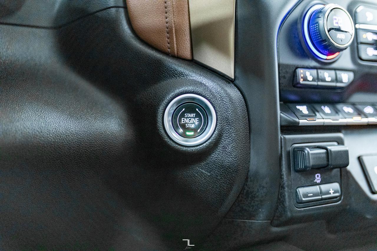 2023 Chevrolet Silverado 3500HD 4x4 Crew Cab High Country Diesel Leather Roof Nav Red Deer AB