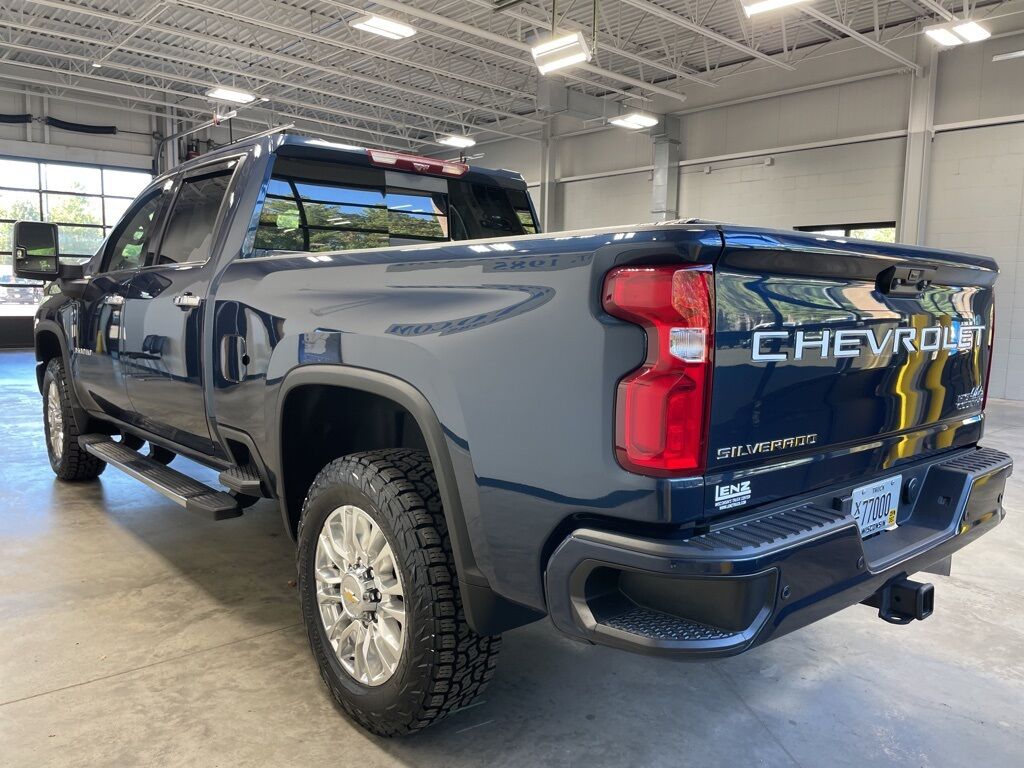 2023 Chevrolet Silverado 3500HD 4x4 Crew Cab High Country SRW Minocqua WI
