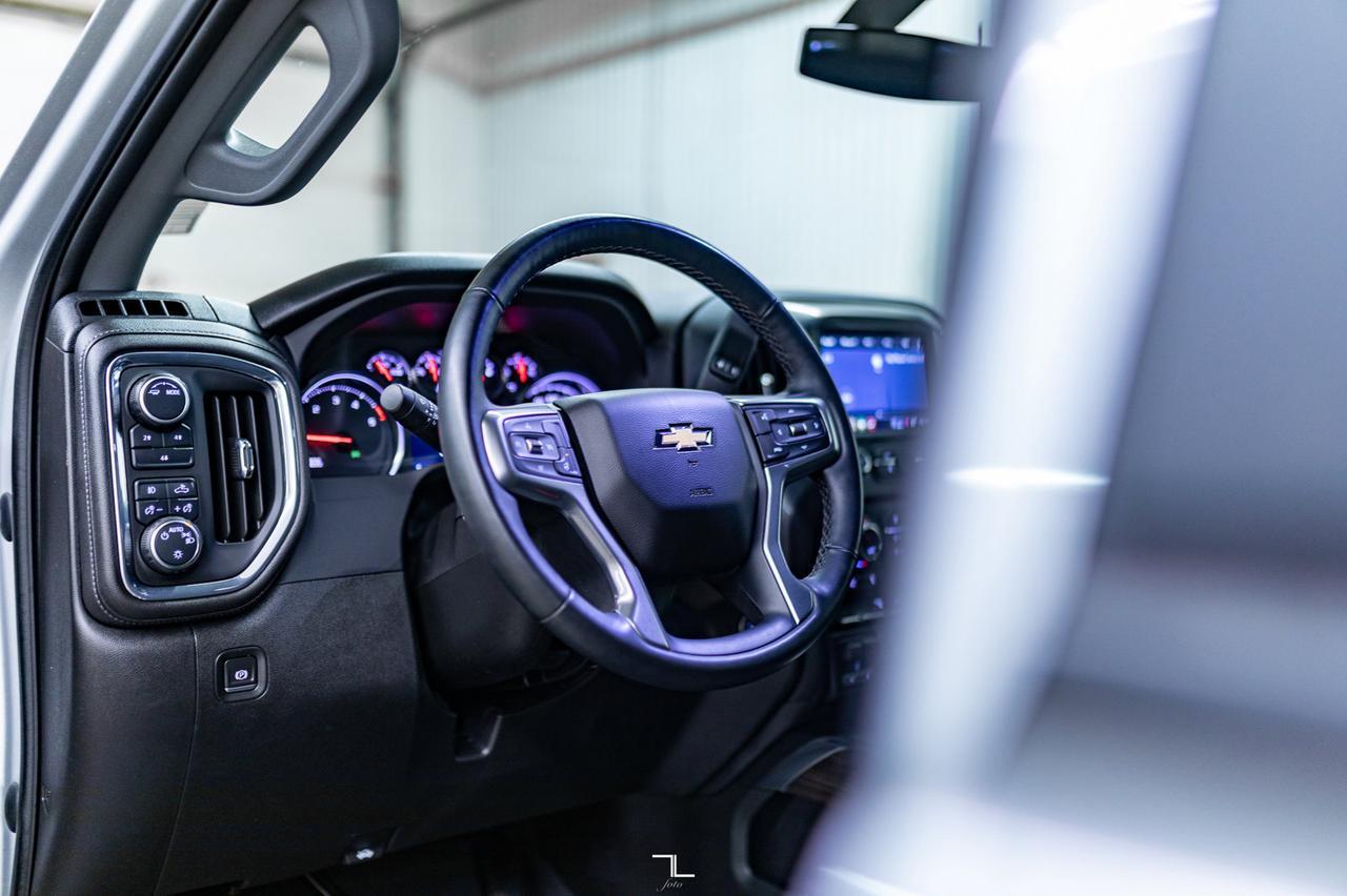 2023 Chevrolet Silverado 3500HD 4x4 Crew Cab LT Diesel BCam Red Deer AB