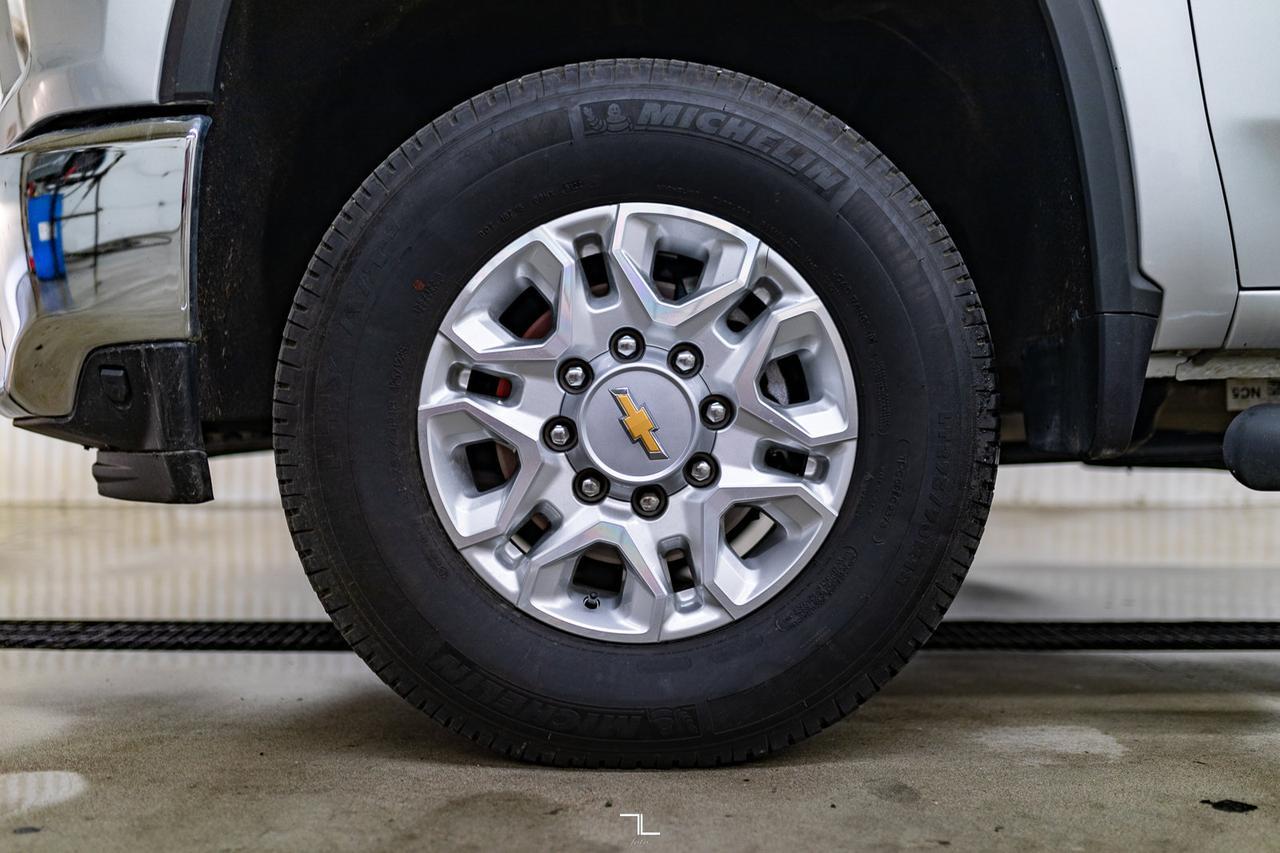 2023 Chevrolet Silverado 3500HD 4x4 Crew Cab LT Diesel BCam Red Deer AB