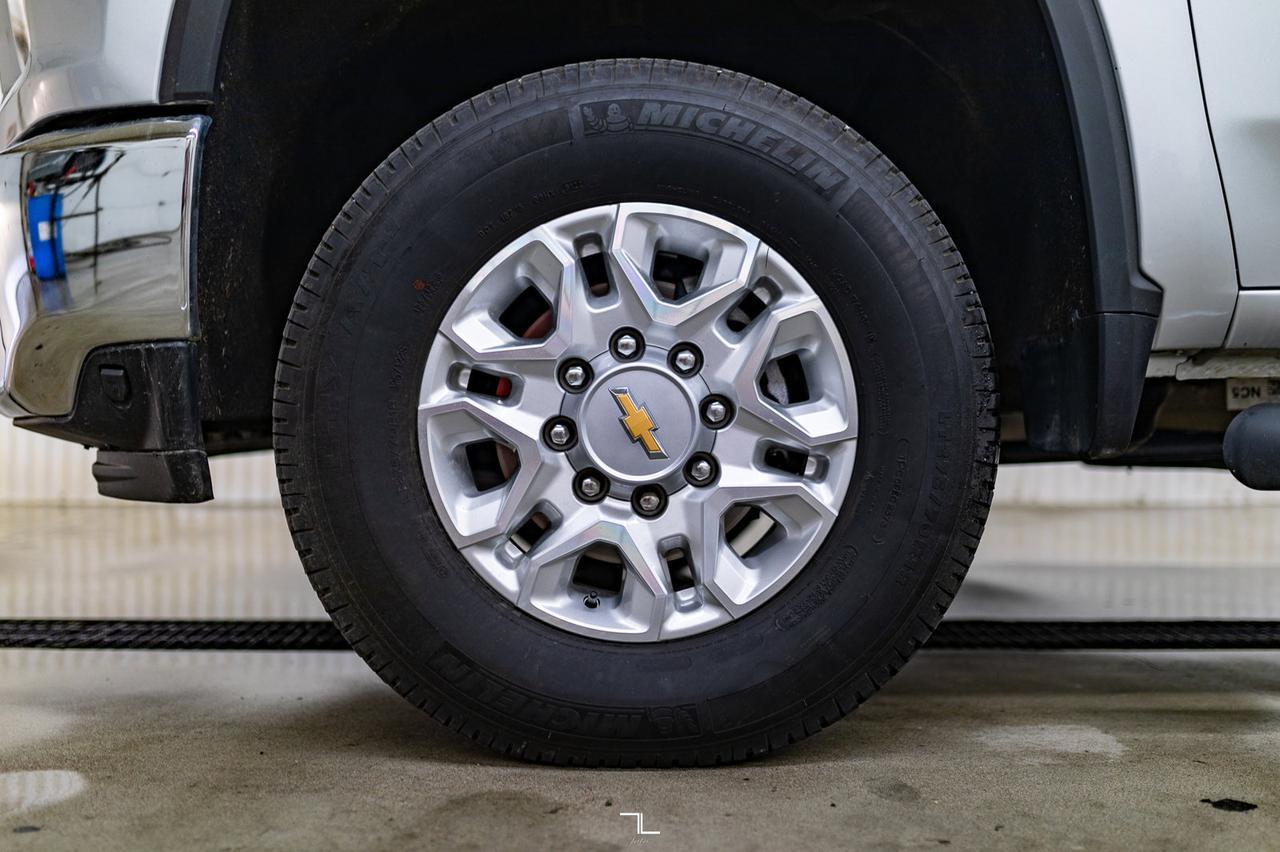 2023 Chevrolet Silverado 3500HD 4x4 Crew Cab LT Diesel BCam Red Deer AB