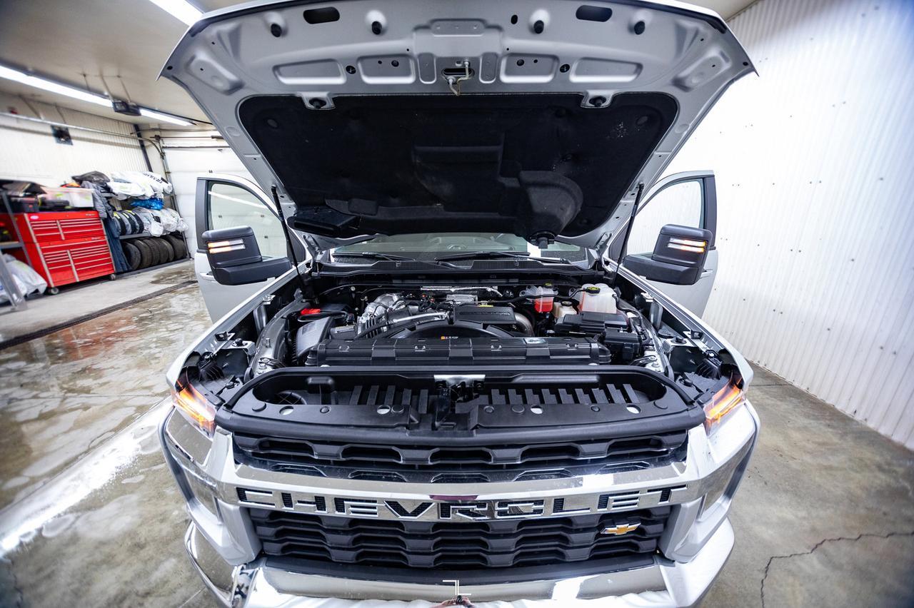 2023 Chevrolet Silverado 3500HD 4x4 Crew Cab LT Diesel BCam Red Deer AB