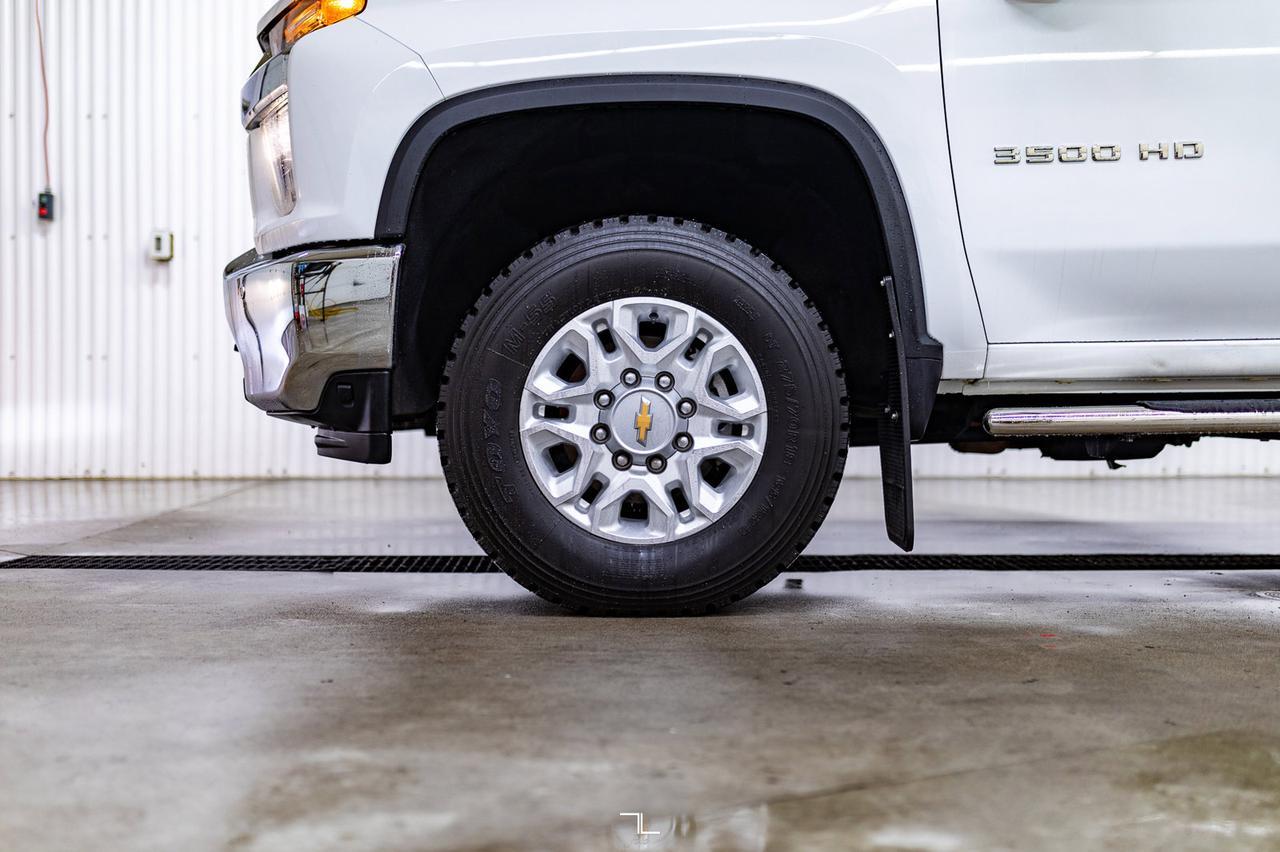 2023 Chevrolet Silverado 3500HD 4x4 Crew Cab LT Z71 Deck Red Deer AB