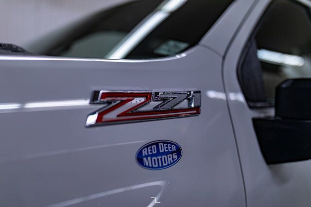 2023 Chevrolet Silverado 3500HD 4x4 Crew Cab LT Z71 Deck Red Deer AB