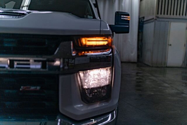 2023 Chevrolet Silverado 3500HD 4x4 Crew Cab LT Z71 Deck Red Deer AB 2023 Chevrolet Silverado 3500HD 4x4 Crew Cab LT Z71 Deck Red Deer AB