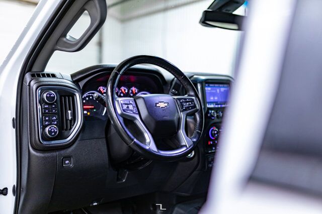 2023 Chevrolet Silverado 3500HD 4x4 Crew Cab LT Z71 Deck Red Deer AB