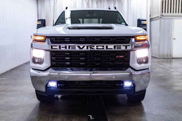 2023 Chevrolet Silverado 3500HD 4x4 Crew Cab LT Z71 Deck Red Deer AB