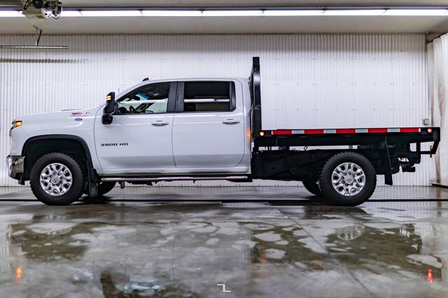 2023 Chevrolet Silverado 3500HD 4x4 Crew Cab LT Z71 Deck Red Deer AB