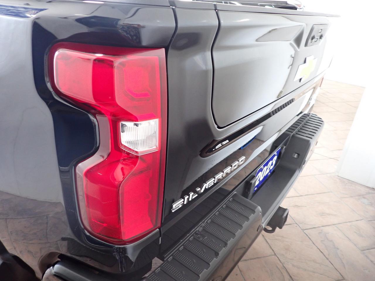 2023 Chevrolet Silverado 3500HD High Country 4WD CREW LEATHER NAVI SUNROOF *DIESEL* Listowel ON