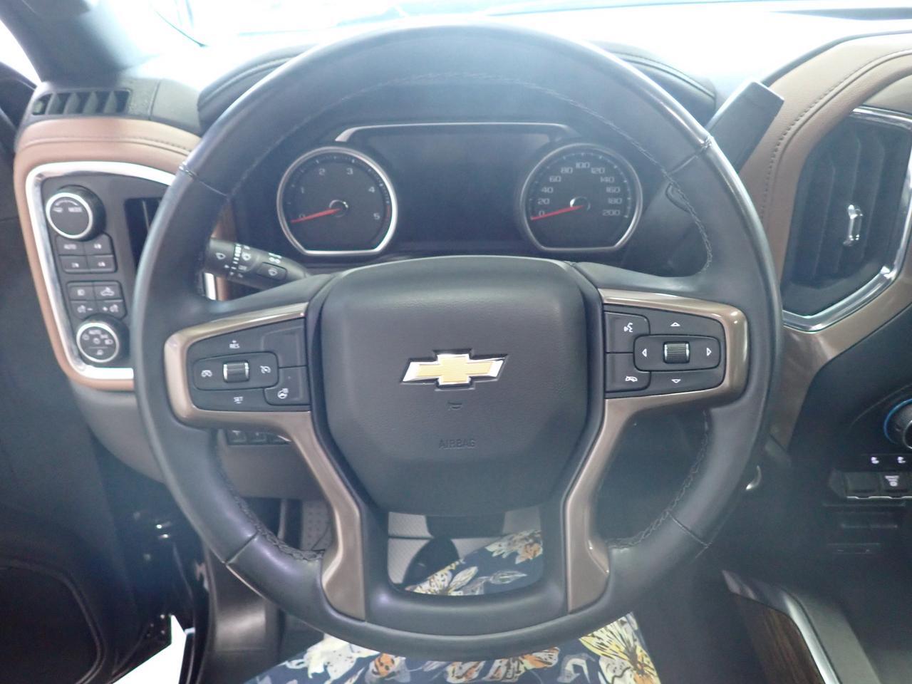 2023 Chevrolet Silverado 3500HD High Country 4WD CREW LEATHER NAVI SUNROOF *DIESEL* Listowel ON