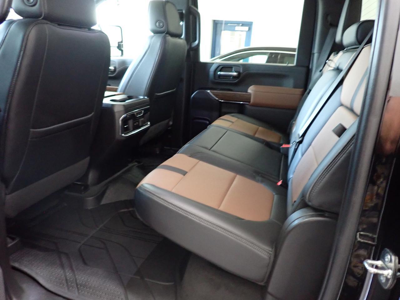 2023 Chevrolet Silverado 3500HD High Country 4WD CREW LEATHER NAVI SUNROOF *DIESEL* Listowel ON