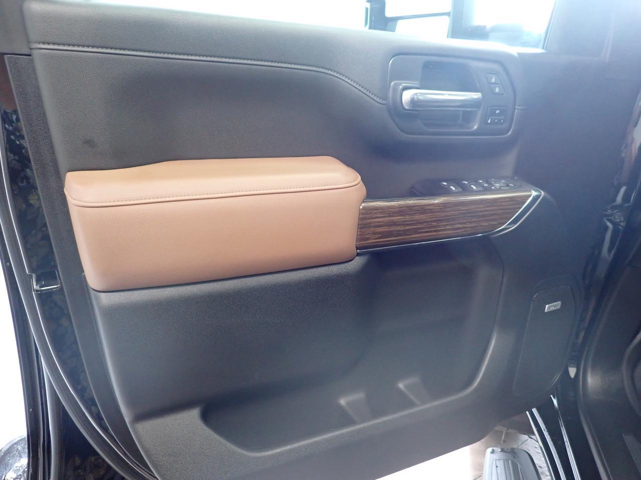 2023 Chevrolet Silverado 3500HD High Country 4WD CREW LEATHER NAVI SUNROOF *DIESEL* Listowel ON