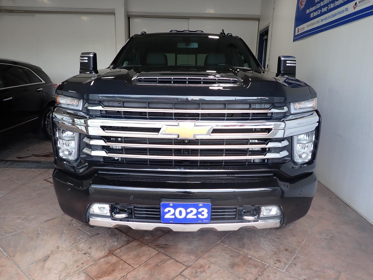 2023 Chevrolet Silverado 3500HD High Country 4WD CREW LEATHER NAVI SUNROOF *DIESEL* Listowel ON