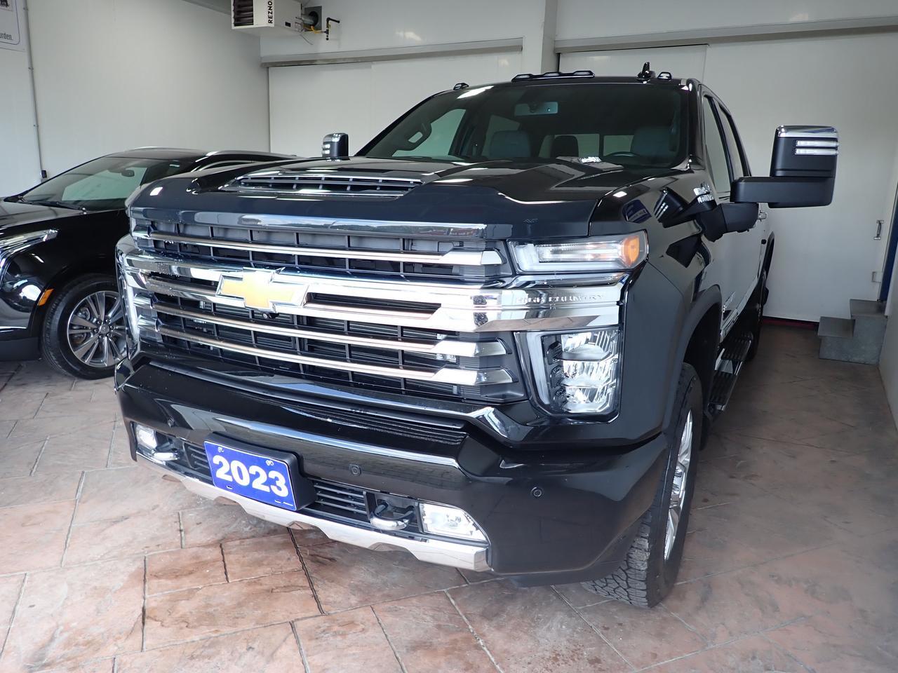 2023 Chevrolet Silverado 3500HD High Country 4WD CREW LEATHER NAVI SUNROOF *DIESEL* Listowel ON