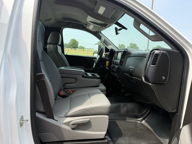 2023 Chevrolet Silverado 5500 4x4 Diesel Flatbed Collinsville OK
