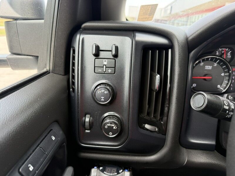 2023 Chevrolet Silverado 5500 4x4 Diesel Flatbed Collinsville OK