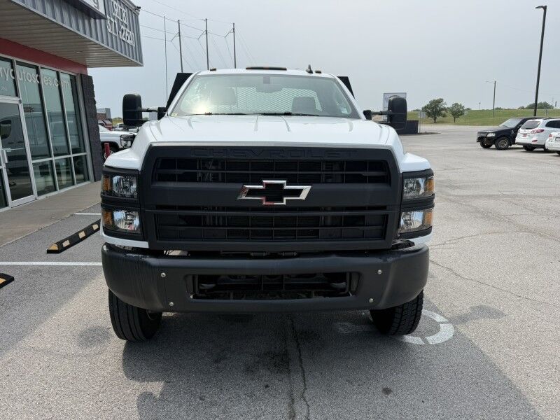 2023 Chevrolet Silverado 5500 4x4 Diesel Flatbed Collinsville OK