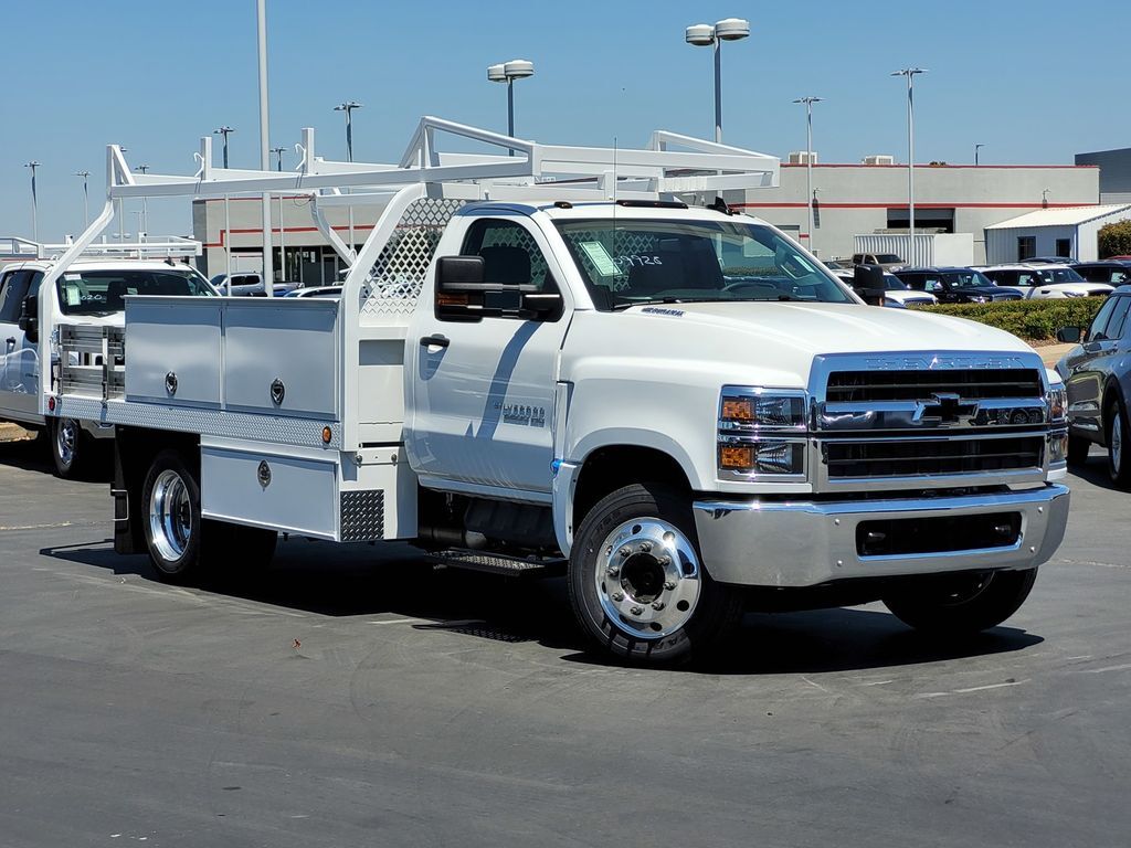 2023 Chevrolet Silverado 5500HD 1WT