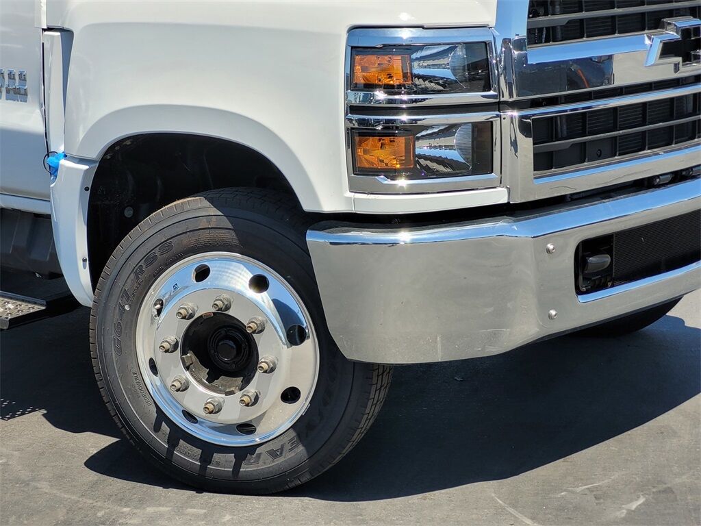 2023 Chevrolet Silverado 5500HD 1WT