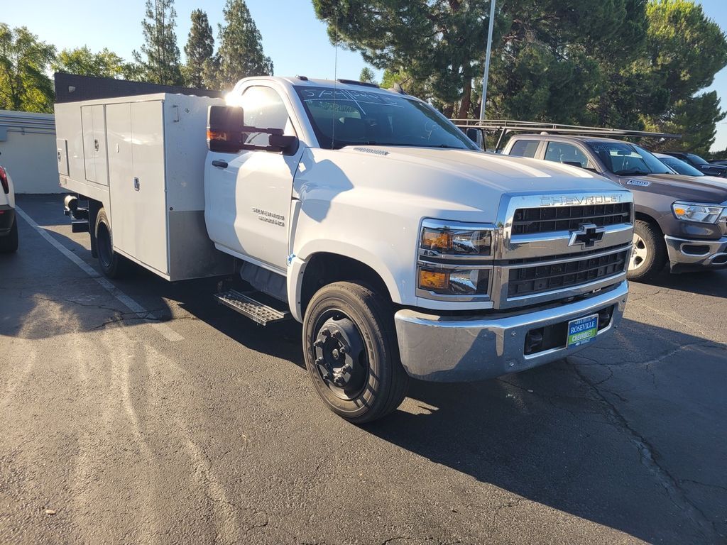 2023 Chevrolet Silverado 5500HD Work Truck