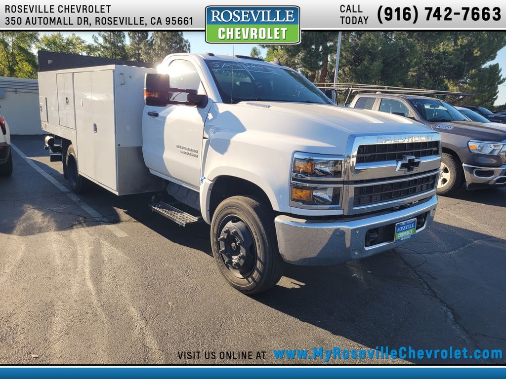 2023 Chevrolet Silverado 5500HD Work Truck