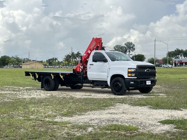 2023 Chevrolet Silverado 6500 HD Steel Flatbed Truck with FASSI F85 Active Knuckle Boom Crane Homestead FL