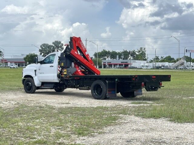 2023 Chevrolet Silverado 6500 HD Steel Flatbed Truck with FASSI F85 Active Knuckle Boom Crane Homestead FL