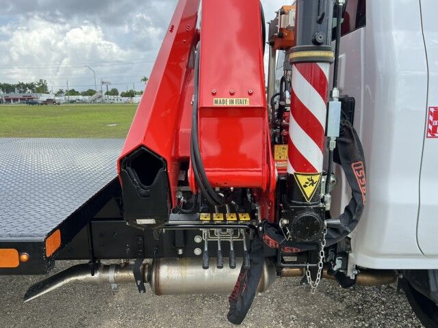 2023 Chevrolet Silverado 6500 HD Steel Flatbed Truck with FASSI F85 Active Knuckle Boom Crane Miami FL