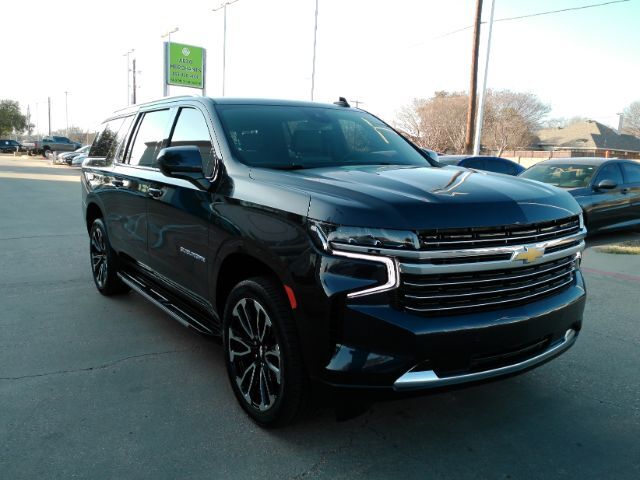 2023 Chevrolet Suburban 2WD LT