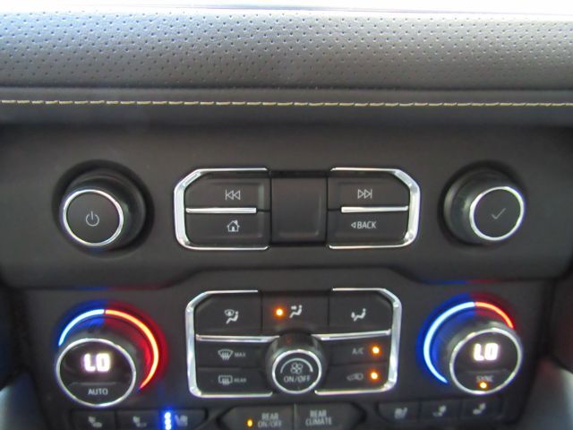 2023 Chevrolet Suburban 4WD Premier Plano TX