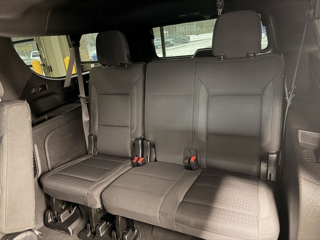 2023 Chevrolet Suburban LS 4WD Minocqua WI